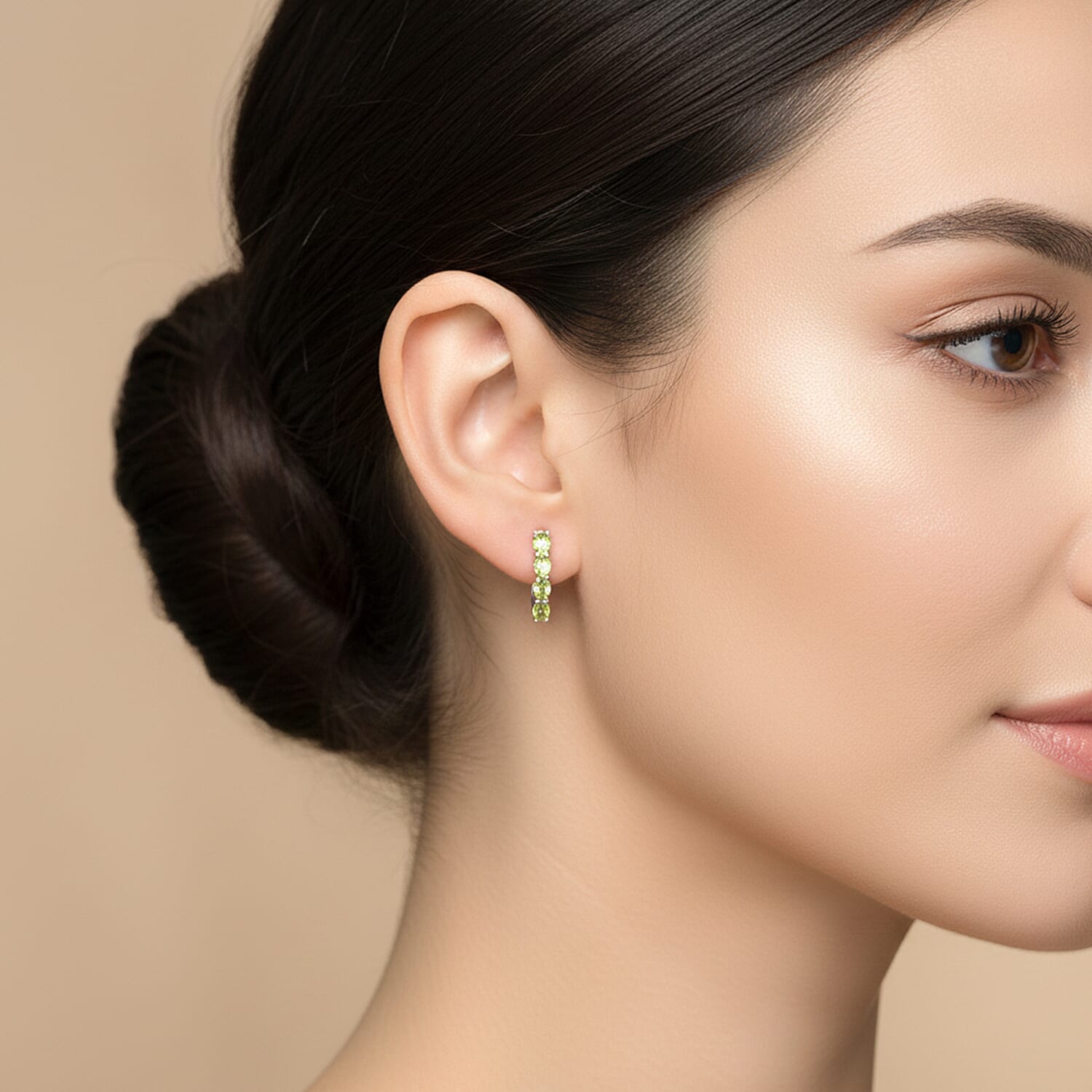 Hebei Peridot Hoop Earring with Clasp in Platinum Overlay Sterling Silver 1.50 Ct.